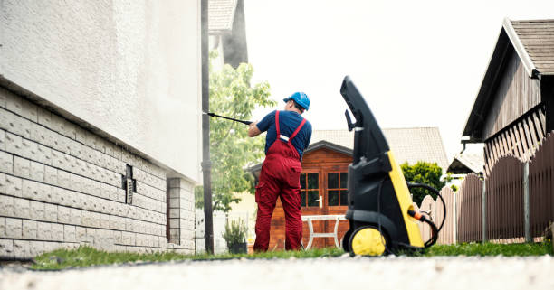 Best Animal Enclosure Cleaning  in Sugar Grove, IL